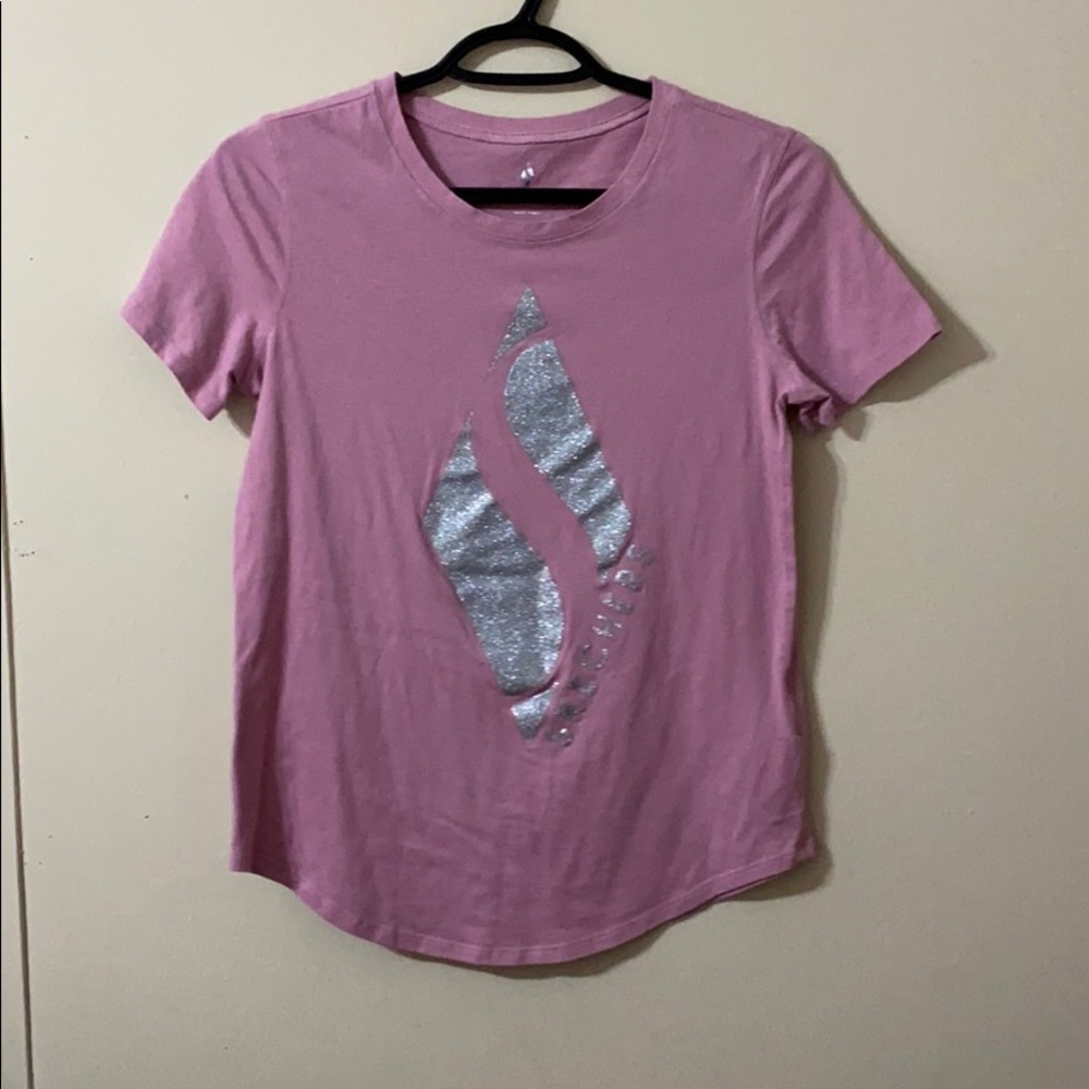 pink shirt